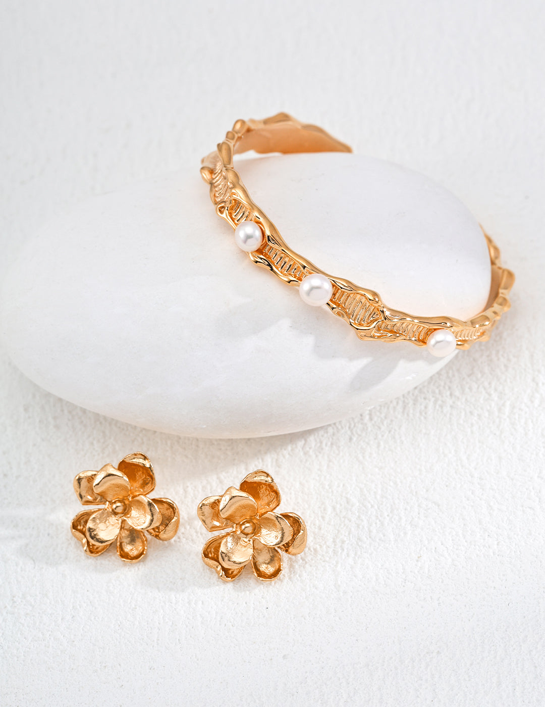 Fiore Dorato Studs