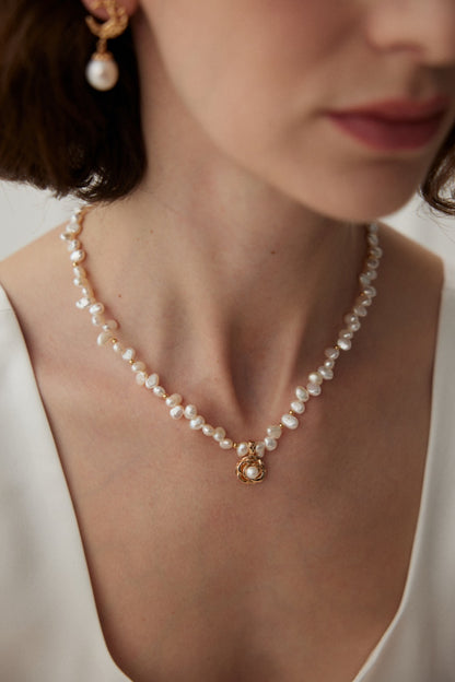 Fiore di Perla Necklace