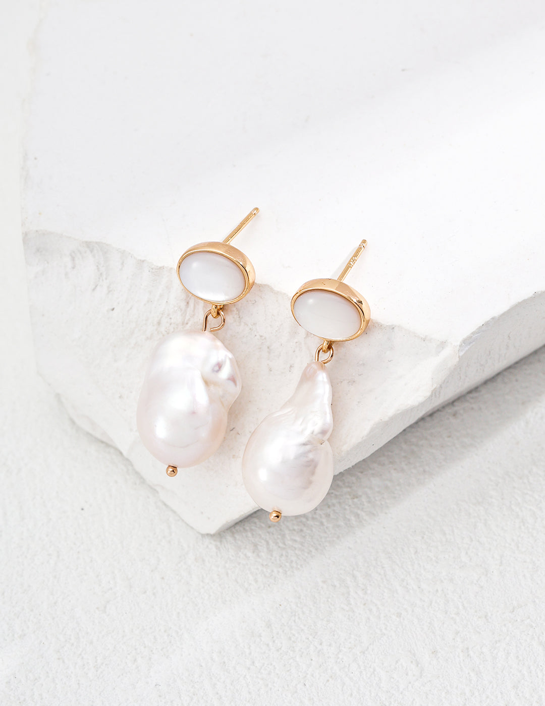 Perla Nova Earrings