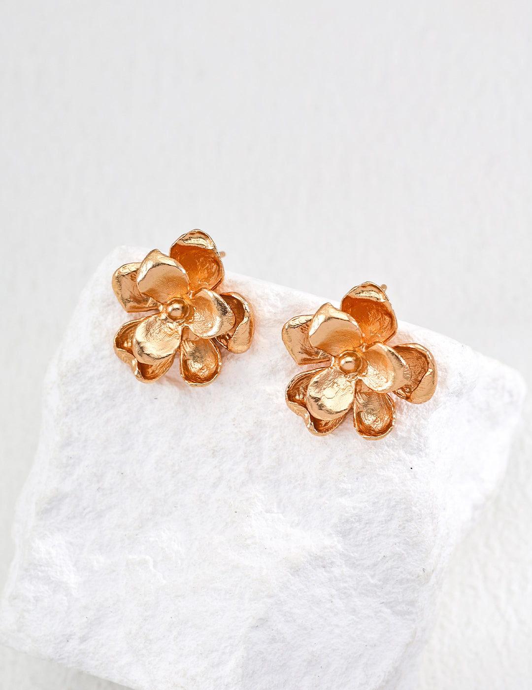 Fiore Dorato Studs