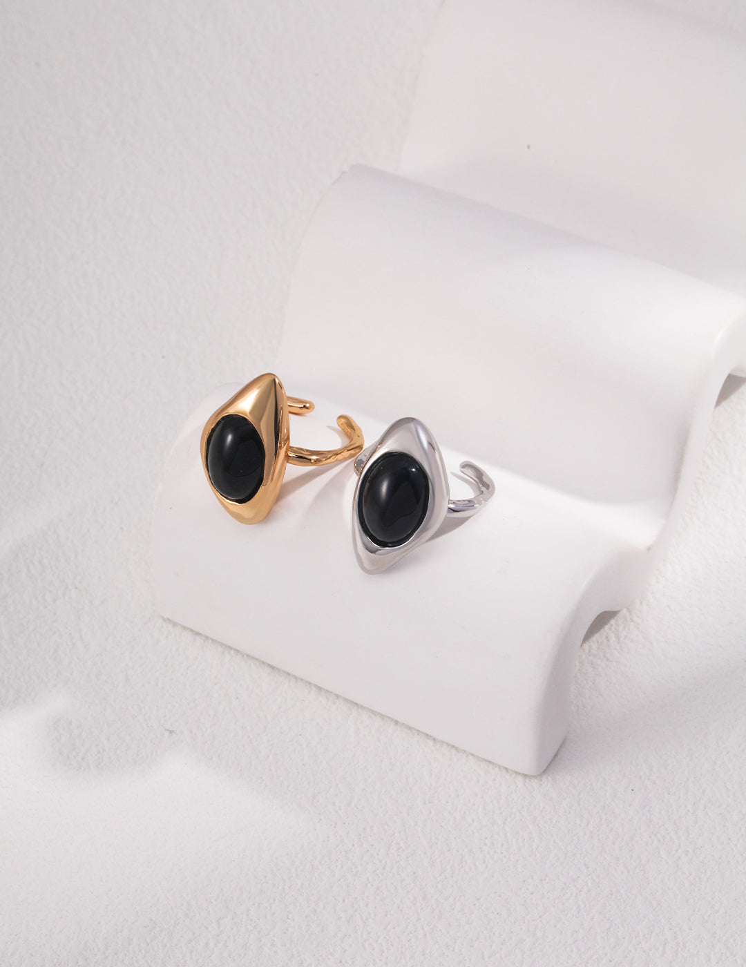 Occhio Nero Ring