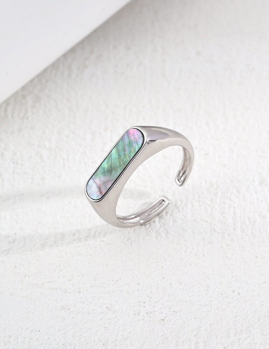 Nuvia Ring
